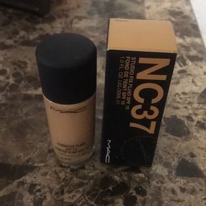 New MAC NC37 foundation